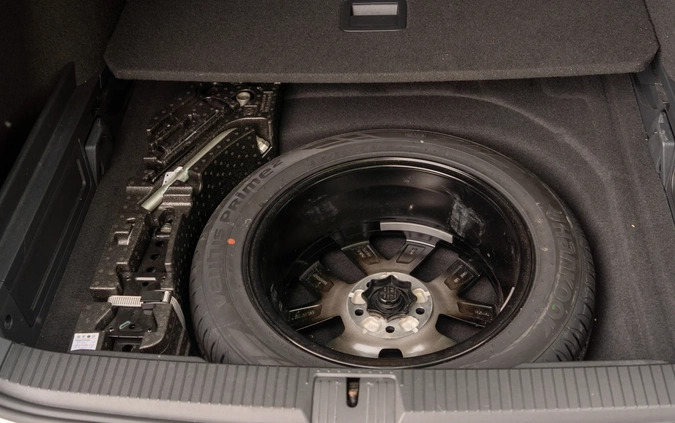 Volkswagen Passat cena 69990 przebieg: 253000, rok produkcji 2016 z Warszawa małe 562